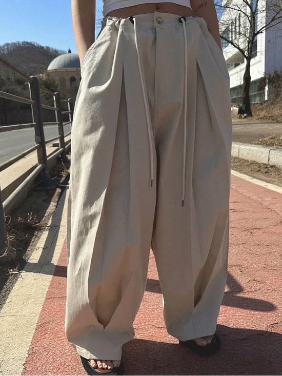 COSTES Wide Leg Pleated Baggy- UNISEX ONE SIZE - Picture 2 of 11